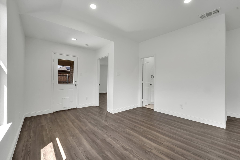 1810 Prairie View Drive - Photo 9