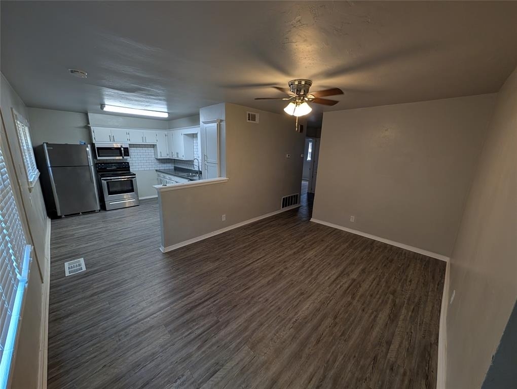1614 Iowa Street - Photo 2