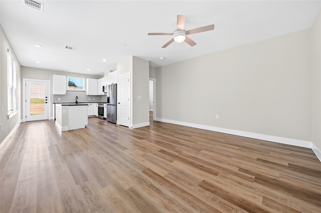 3006 Harmon Drive - Photo 4