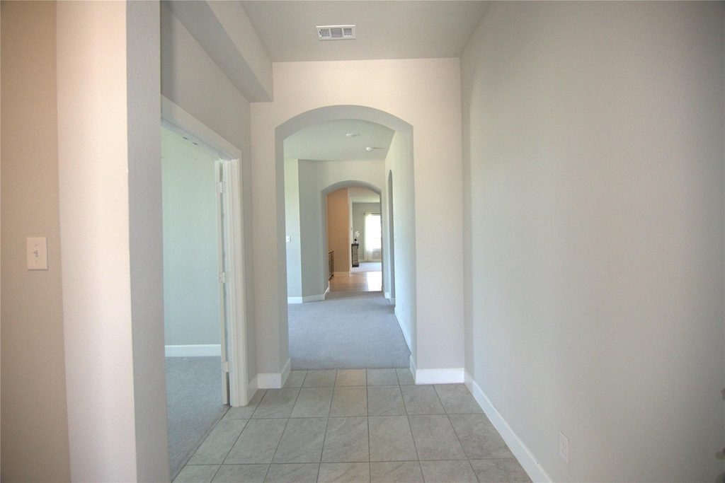 2900 Bluff Creek Drive - Photo 3