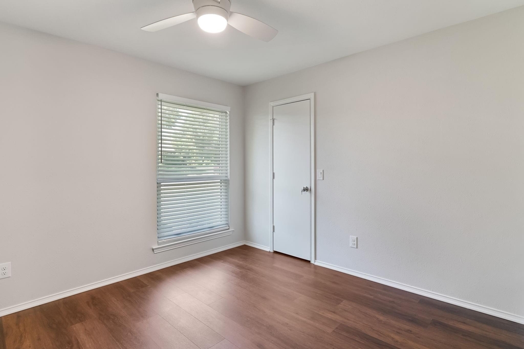 2724 Glen Forest Lane - Photo 10