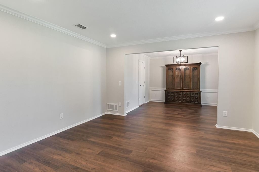 2724 Glen Forest Lane - Photo 5
