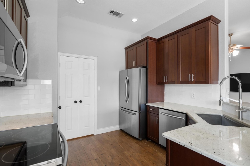 144 Price Circle - Photo 10