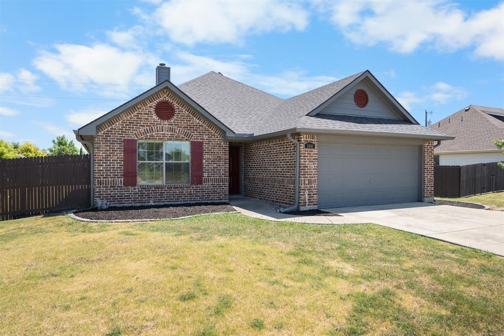 144 Price Circle - Photo 1
