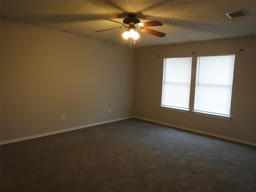 2604 Lookout Drive - Photo 4