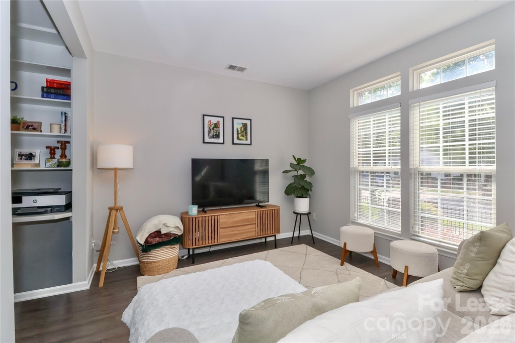 17633 Delmas Drive - Photo 7
