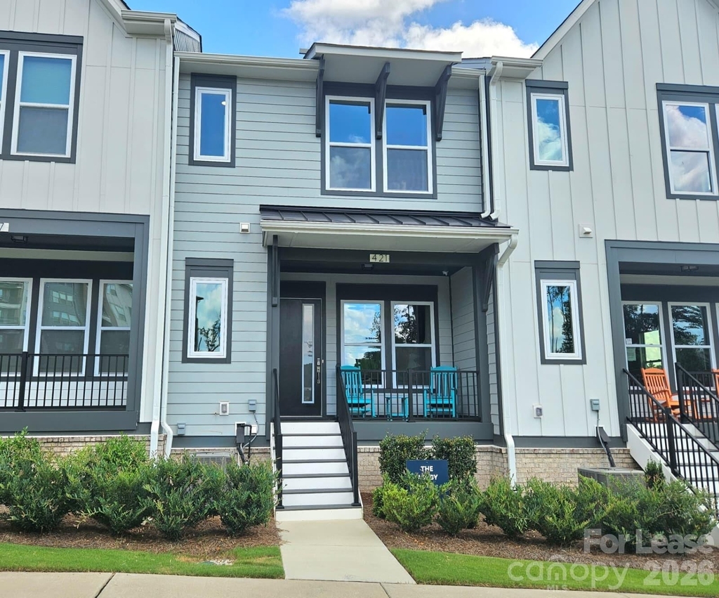 421 Prine Place - Photo 0