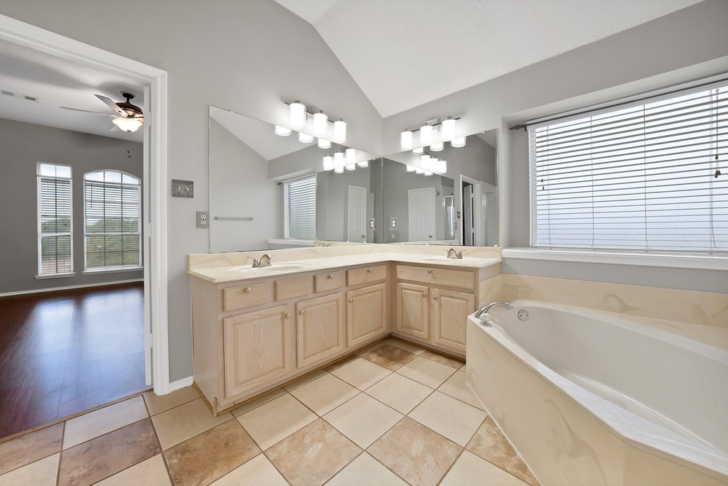 745 Woodridge Drive - Photo 28