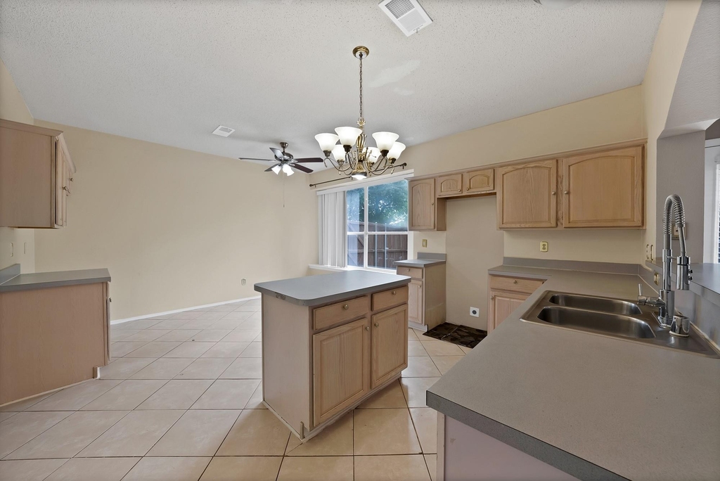 745 Woodridge Drive - Photo 15