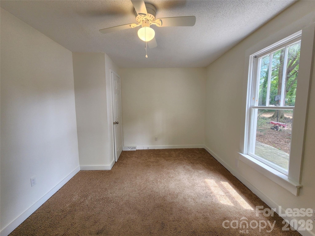650 Harris Street Nw - Photo 6