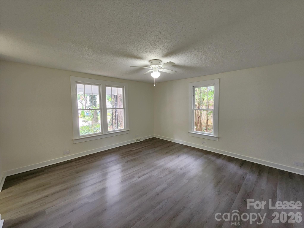 650 Harris Street Nw - Photo 2
