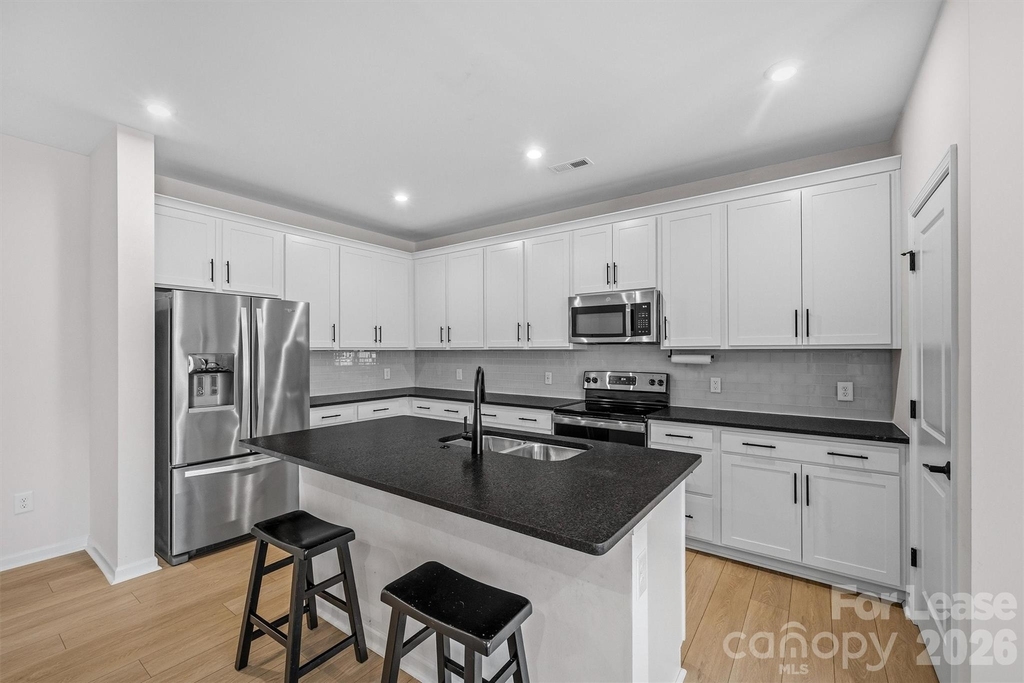 217 Brooks Springs Drive - Photo 8