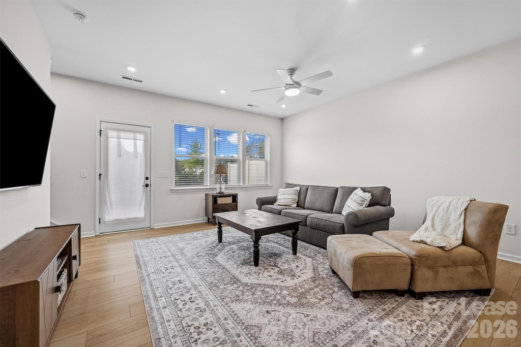 217 Brooks Springs Drive - Photo 15