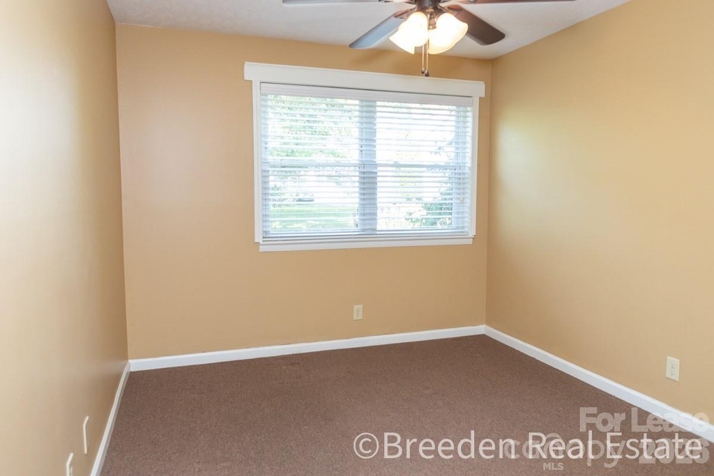 239 Maple Street - Photo 14