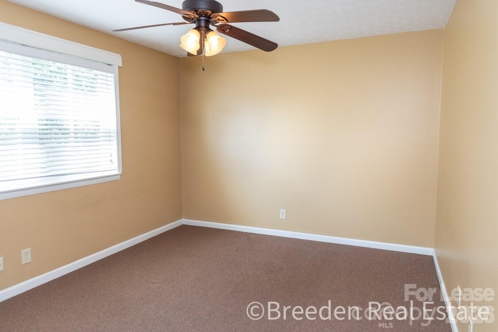 239 Maple Street - Photo 13
