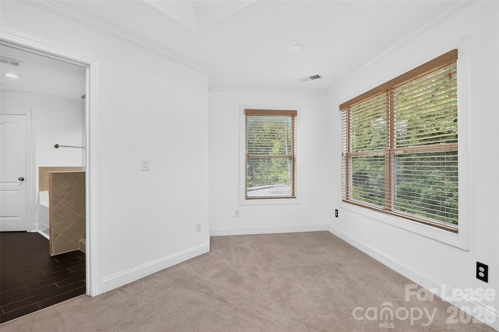 549 Daventry Court - Photo 13