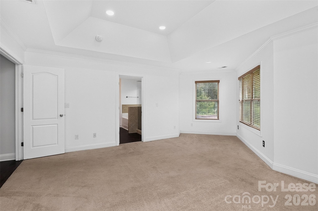 549 Daventry Court - Photo 11