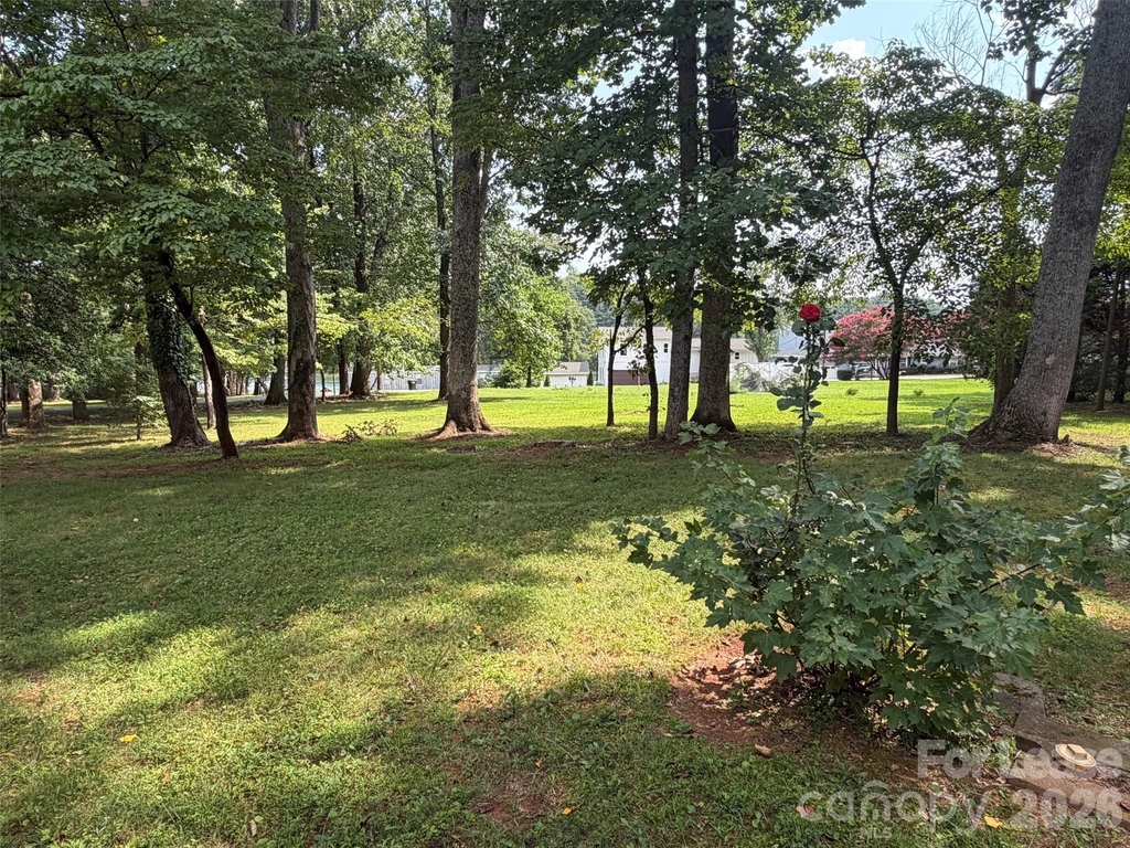 8112 Blackwood Road - Photo 9