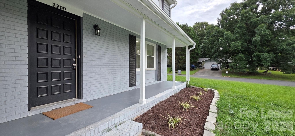 7200 Shadowlake Drive - Photo 12