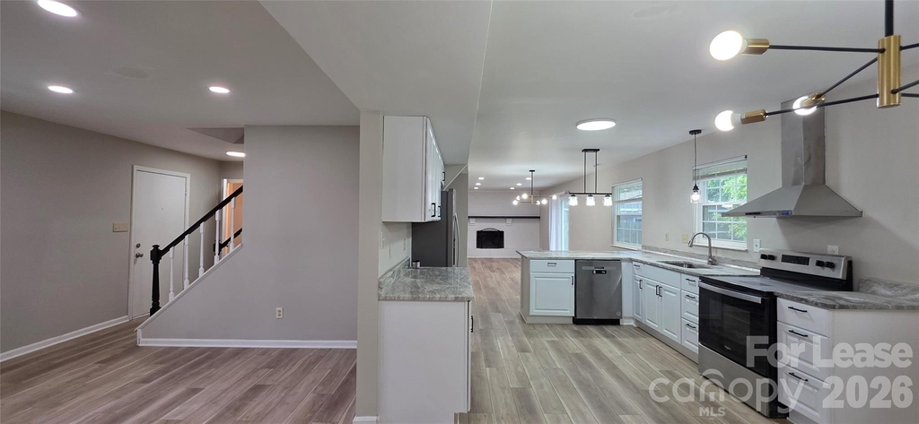 7200 Shadowlake Drive - Photo 6