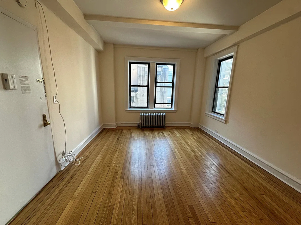 West 55th Street and 9th Avenue - Photo 4