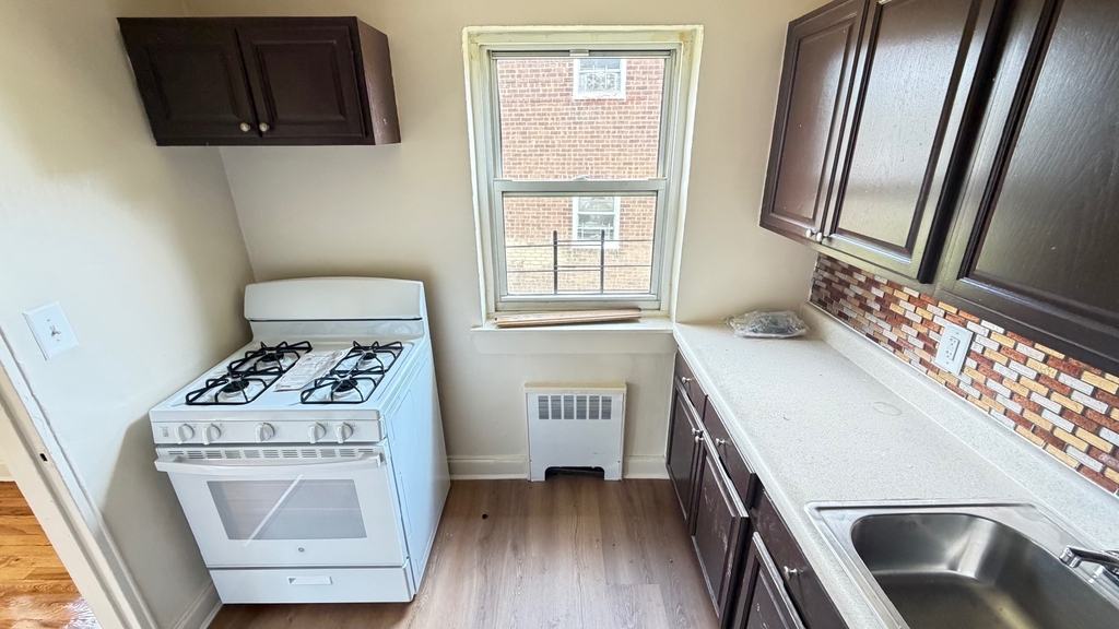 156-36 71st Avenue - Photo 4