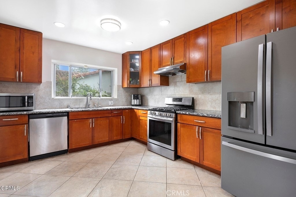 2963 Sheffield - Photo 8