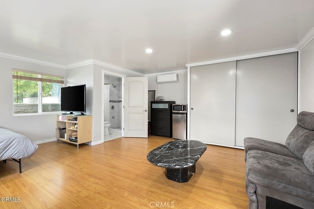 2963 Sheffield - Photo 16