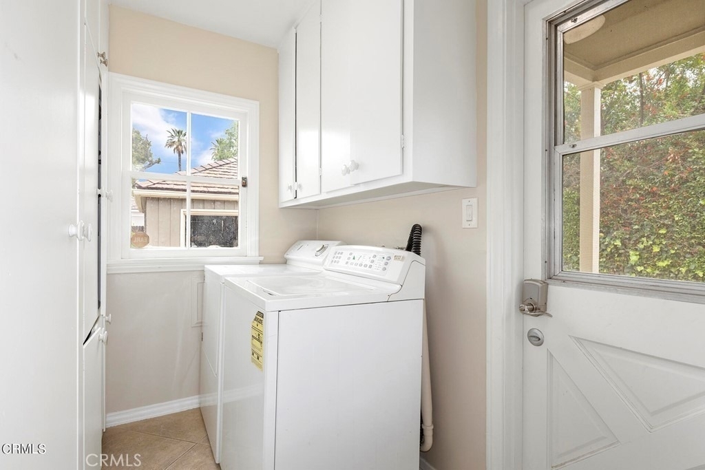 2963 Sheffield - Photo 13