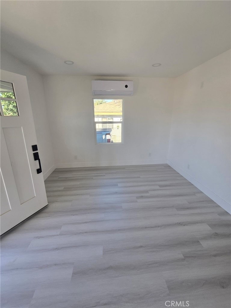 1279 W Vine Street - Photo 2