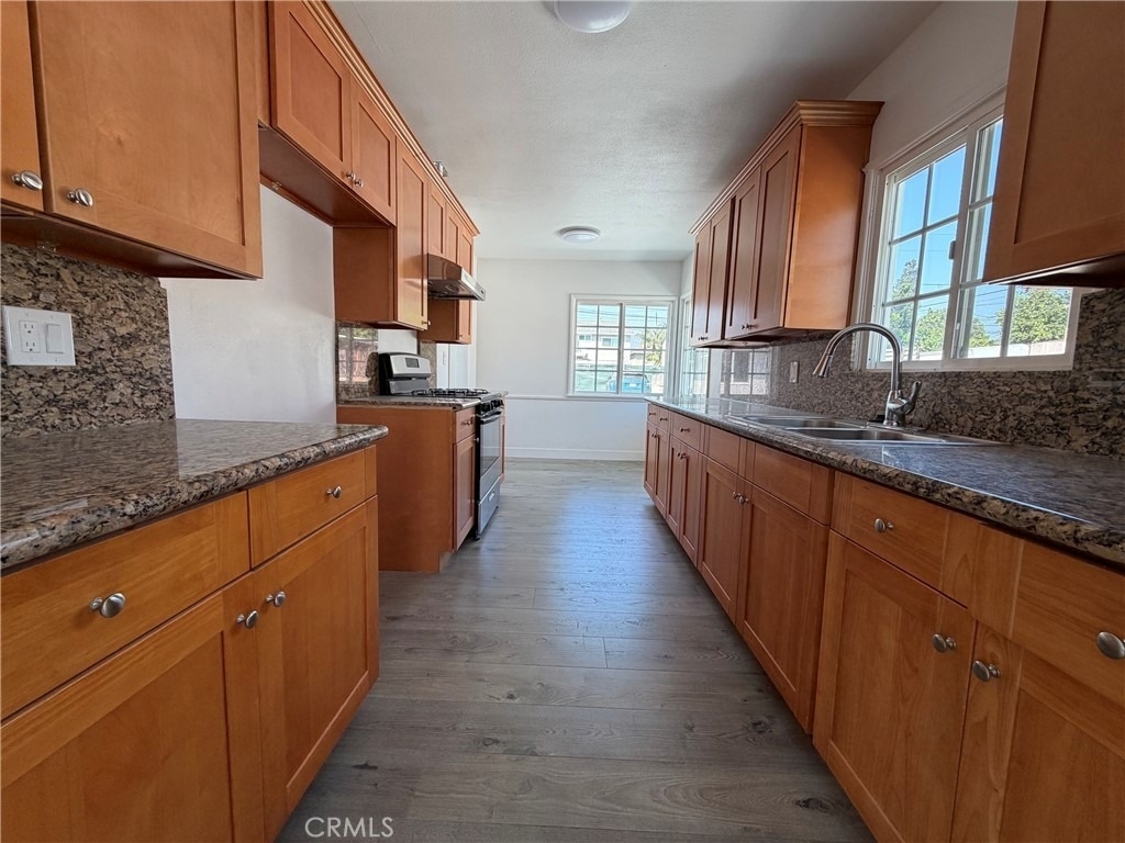 11583 Embree - Photo 1