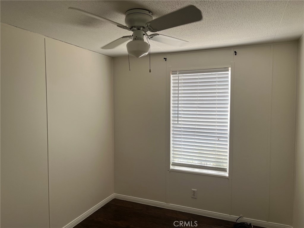 22225 Ellis Avenue - Photo 15