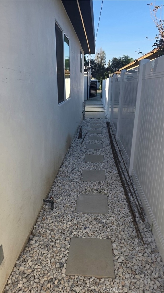 22730 Mariano Street - Photo 5