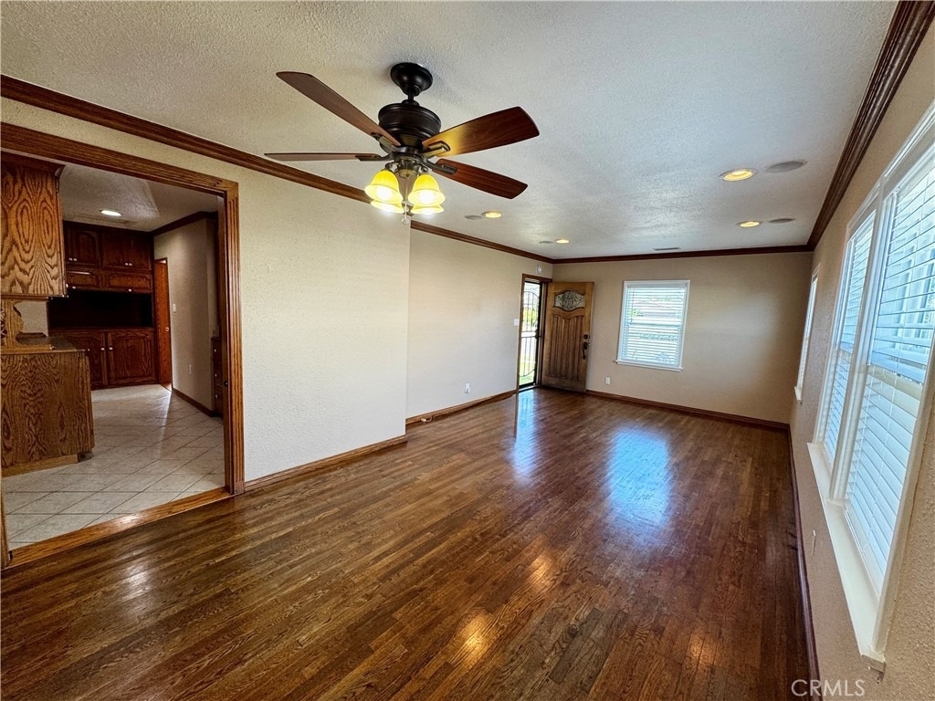 14414 Studebaker - Photo 4
