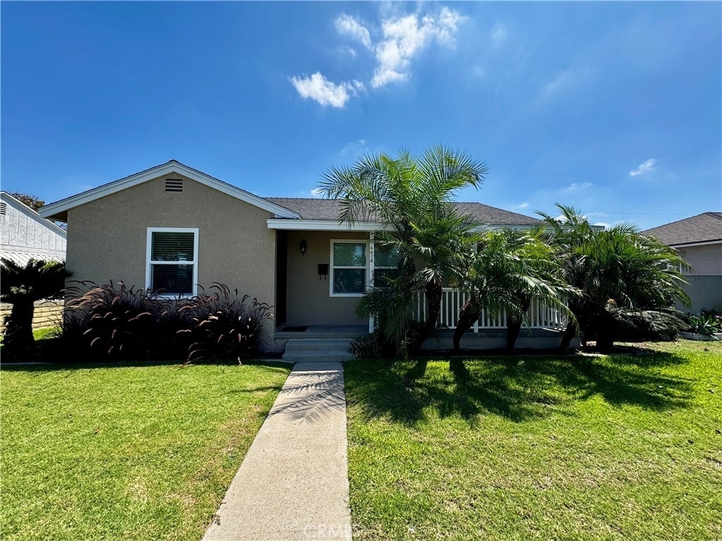 14414 Studebaker - Photo 1