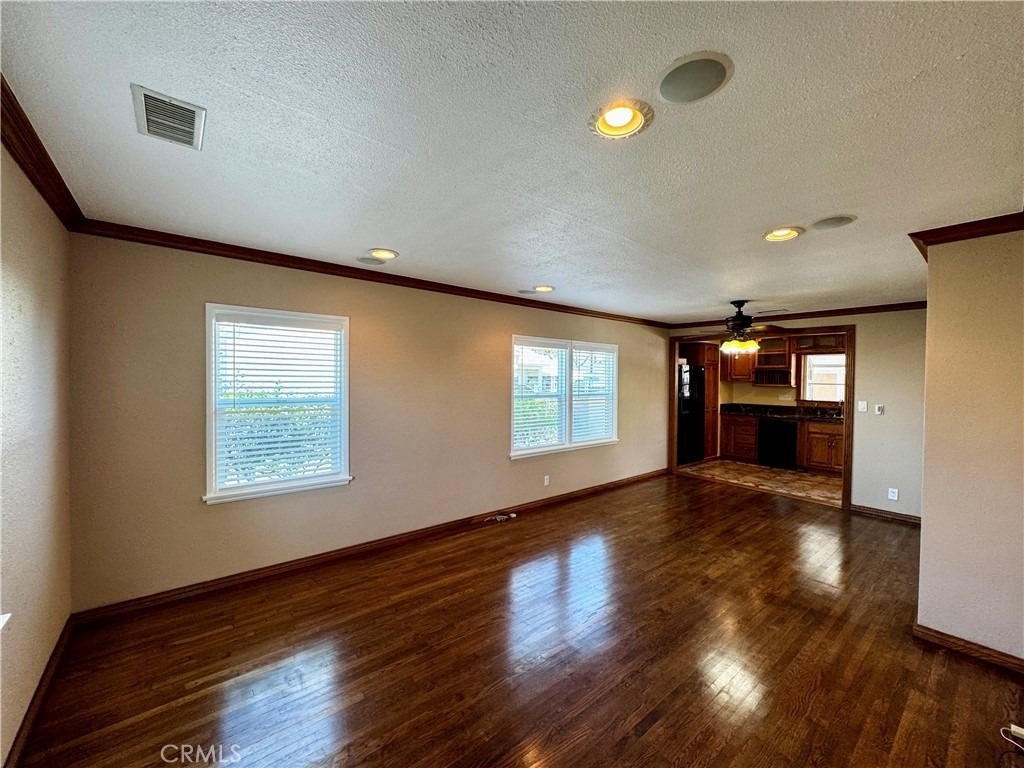 14414 Studebaker - Photo 2