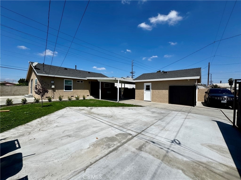 14414 Studebaker - Photo 0