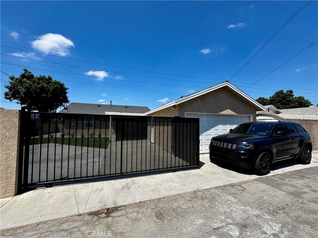 14414 Studebaker - Photo 35