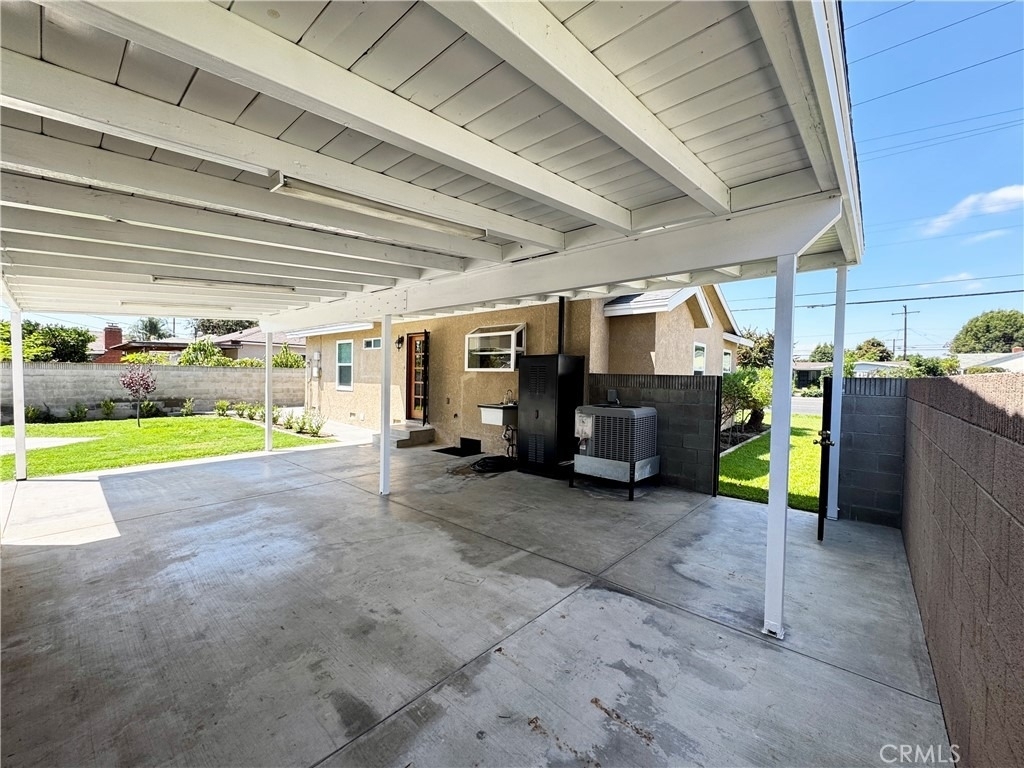 14414 Studebaker - Photo 21