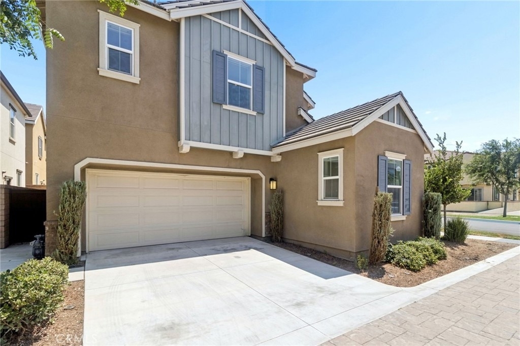 2811 E Kendall - Photo 1