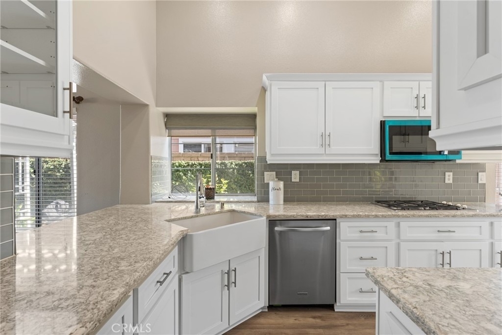 6430 Regents Court - Photo 13