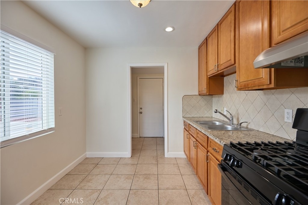 3644 Russell Street - Photo 7