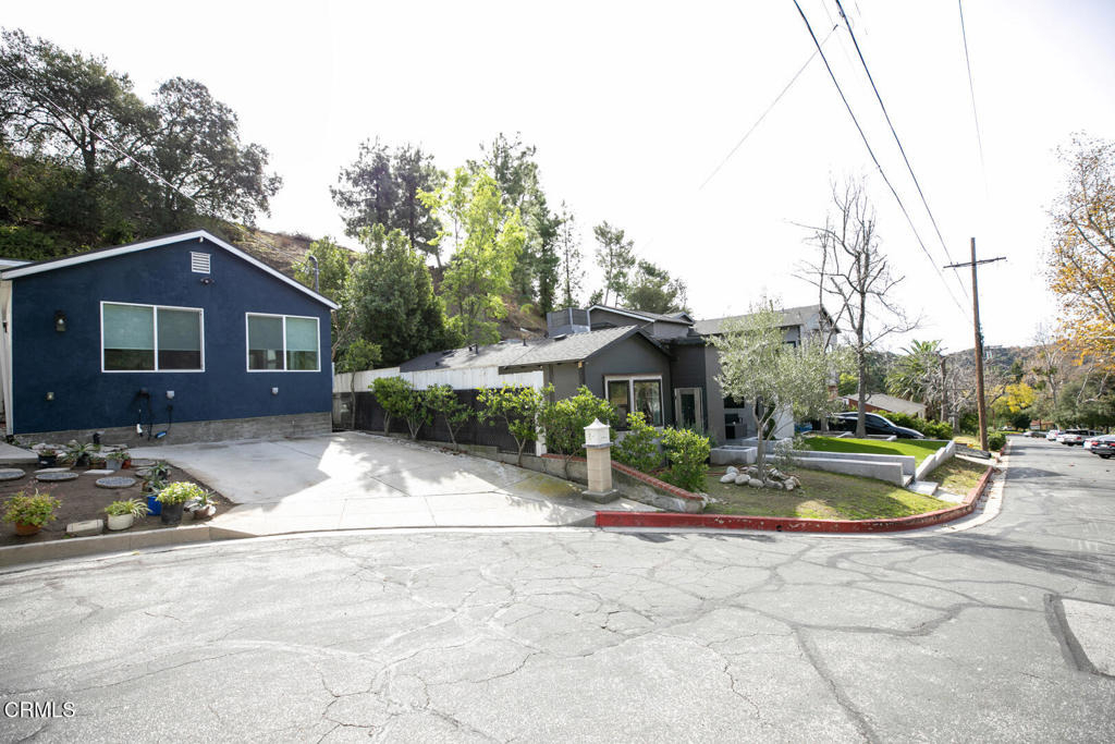 2748 Hollister Terrace - Photo 32