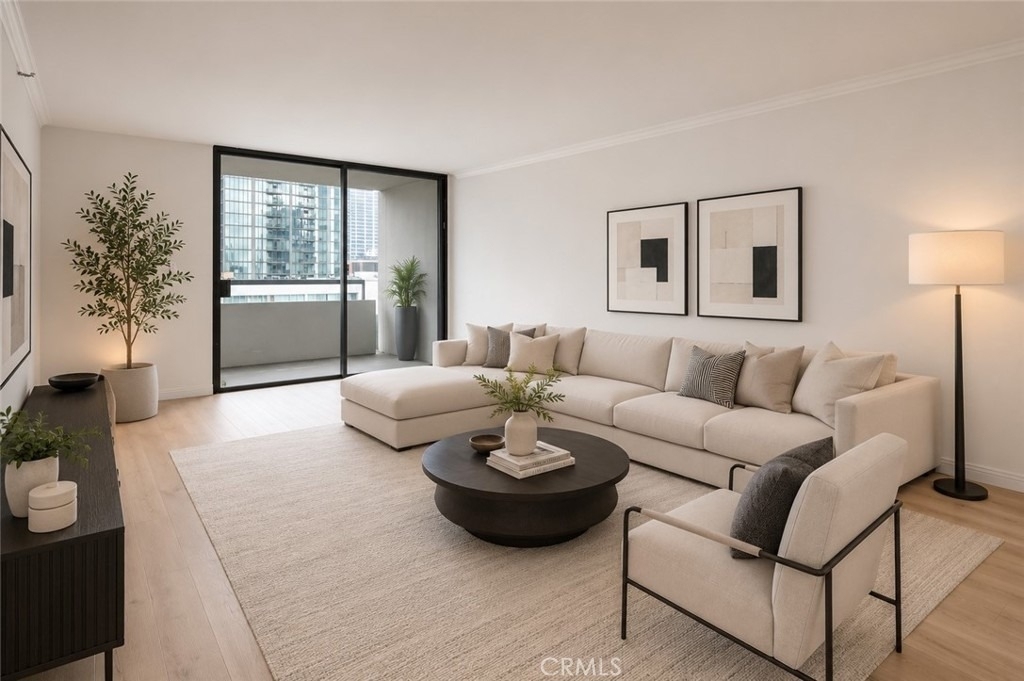600 W 9th - Photo 0