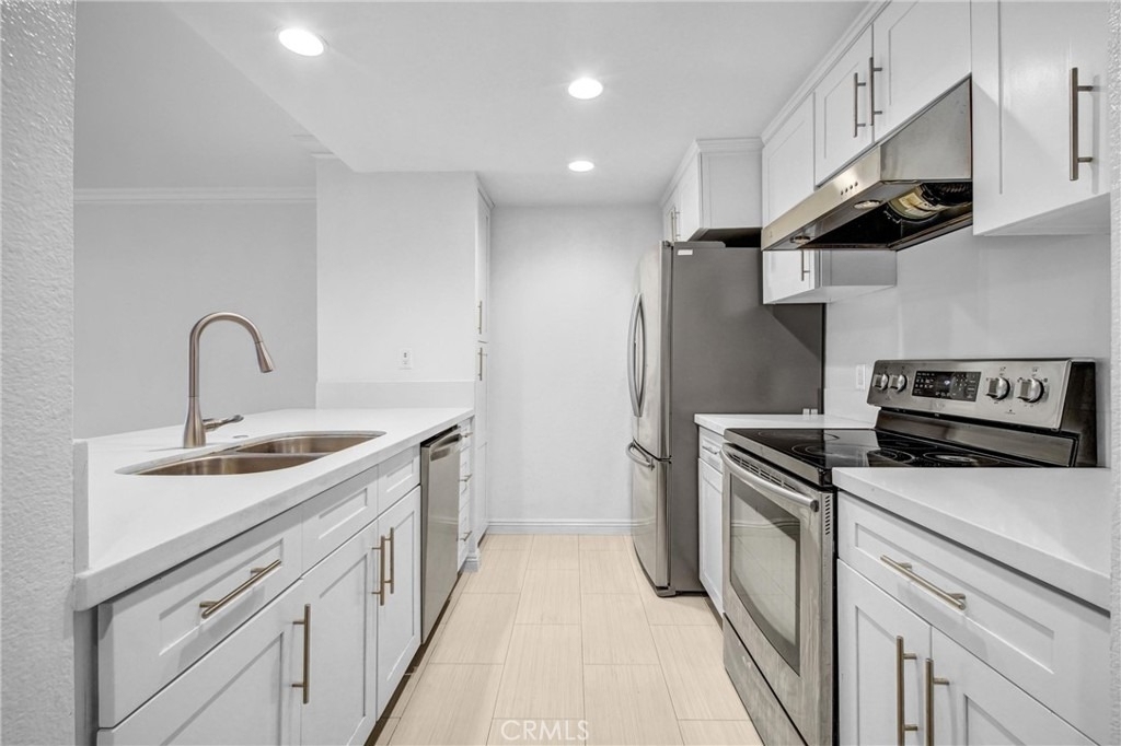 600 W 9th - Photo 4
