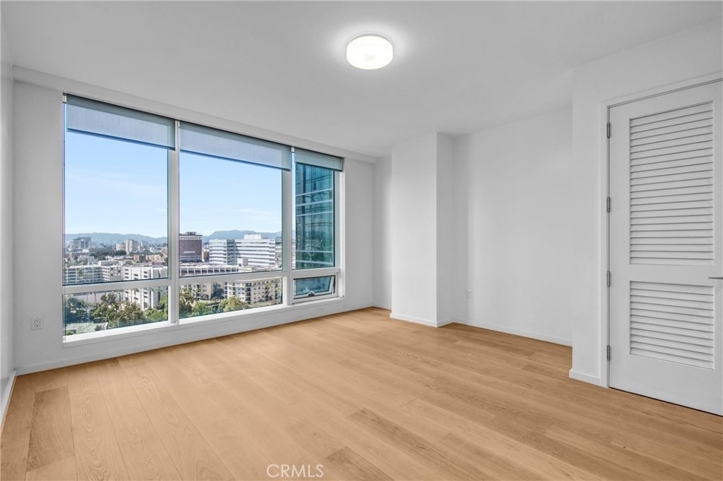 877 Francisco Street - Photo 7