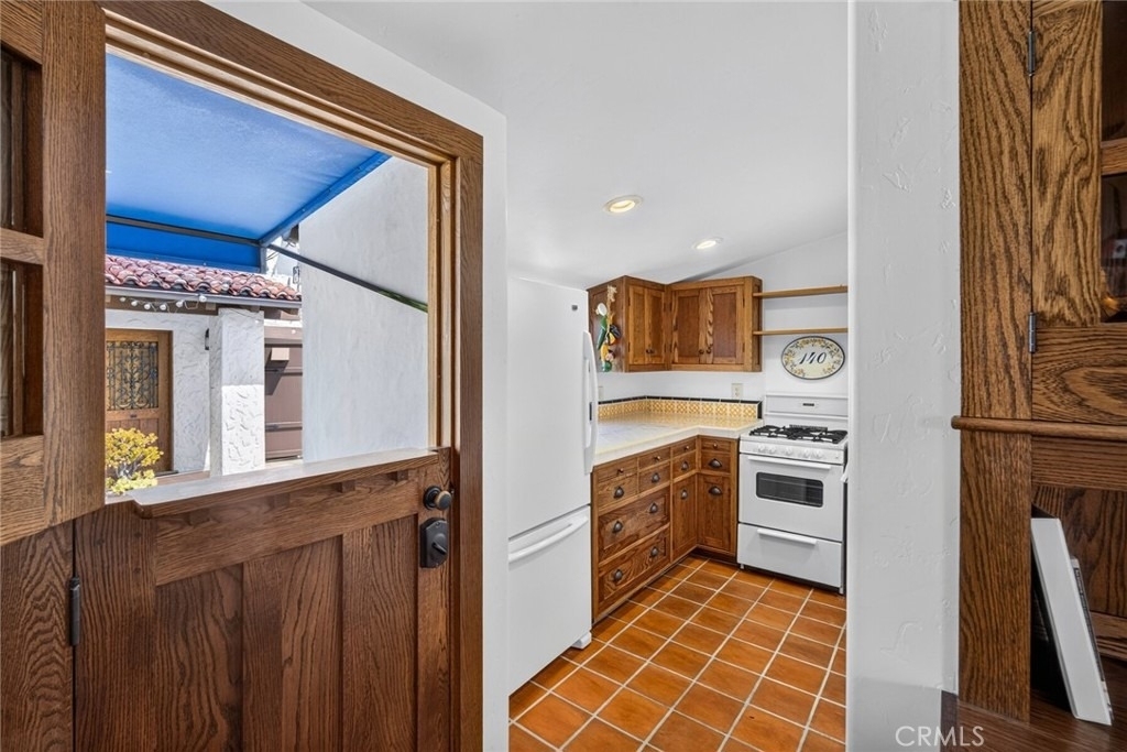 140 Avenida Miramar - Photo 14