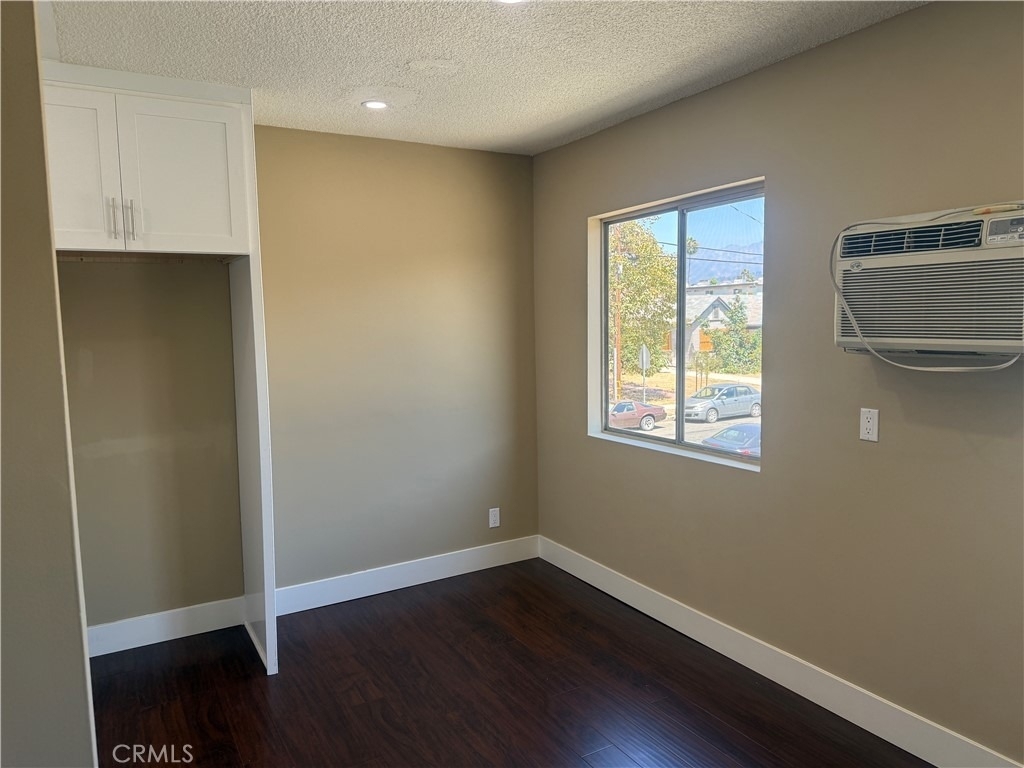 600 E Acacia Avenue - Photo 2