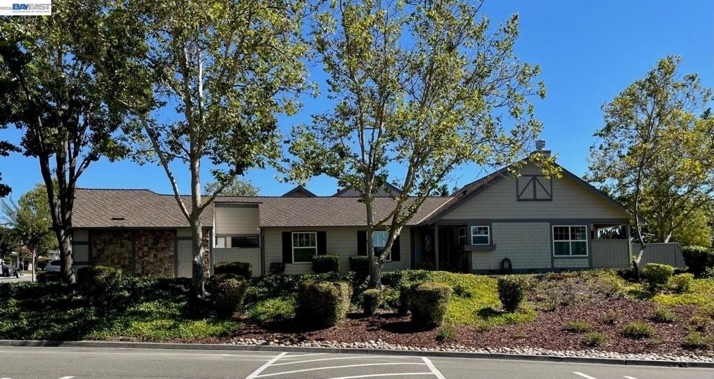 701 Glen Eagle Ct - Photo 0