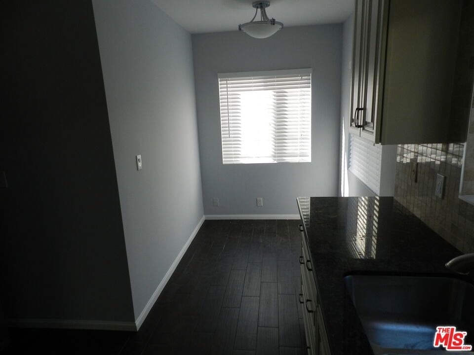 2711 Arizona Avenue - Photo 6